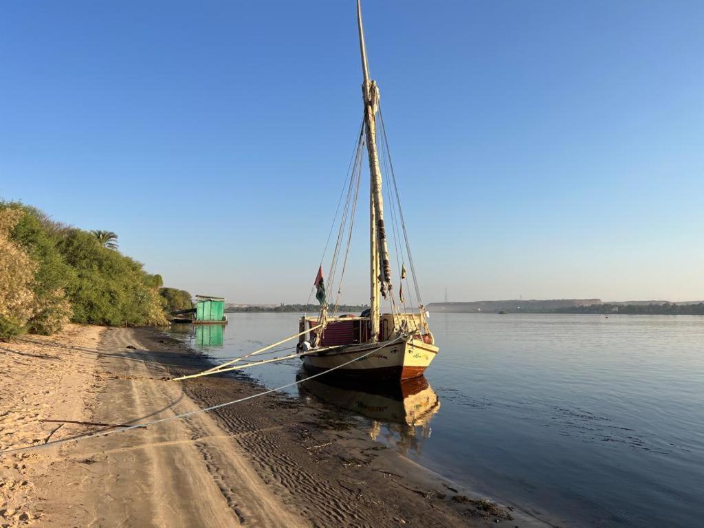 Hotel Nile Felucca Adventure Assuan Exterior foto